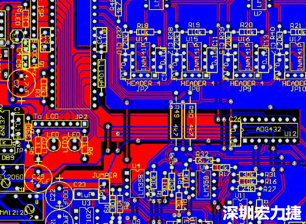 一般產(chǎn)品的PCB設(shè)計，多數(shù)先決定元件布局，再進(jìn)行線路連接，于元件位置就先改善干擾問題，再從線路細(xì)節(jié)著手改善產(chǎn)品。