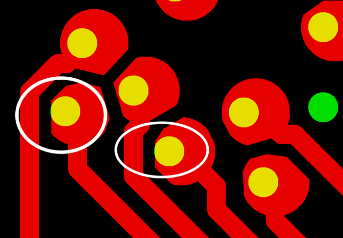 PCB生產(chǎn)會(huì)產(chǎn)生同一方向性的小小量偏移，焊盤被削的方向無規(guī)則，最惡劣的情況還會(huì)出現(xiàn)個(gè)別孔破焊環(huán)